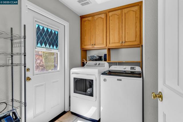 1731 Palmer Dr, Concord CA: https://media.crmls.org/mediaz/a384326c-f610-4a6f-bafa-f8c58ef40046.jpg