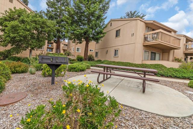 300 Glenwood Circle, Monterey CA: https://media.crmls.org/mediaz/a384cffe-2b0a-4e5a-be6d-186b5c10f977.jpg