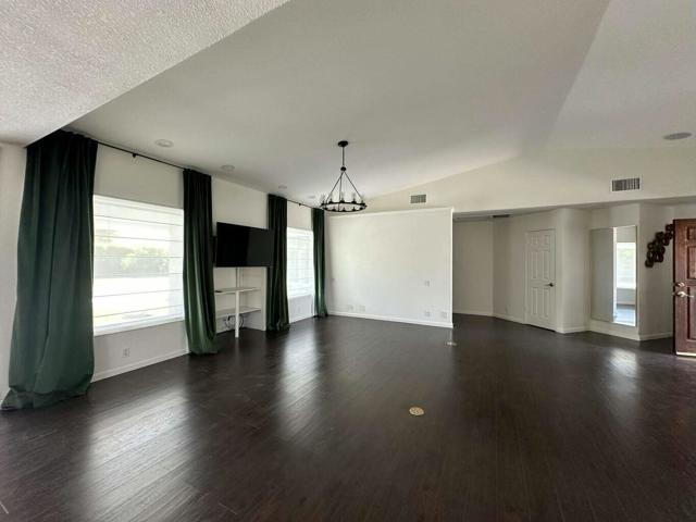 Image 4 of 16 For 30925 Avenida Juarez