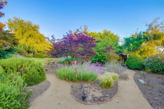 1495 Meredith Road, Fallbrook CA: https://media.crmls.org/mediaz/a386a6de-6044-4677-a662-33840a6ae27b.jpg