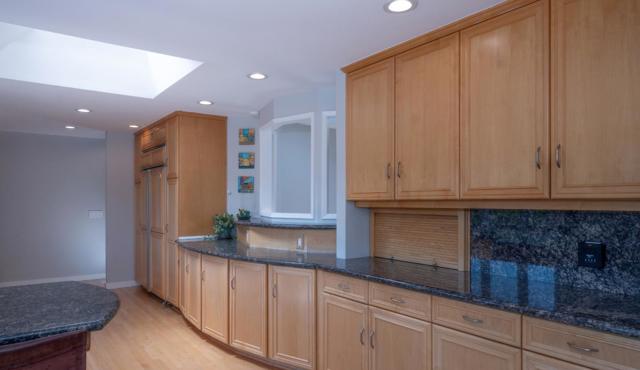 15 Kiowa Court, Portola Valley CA: https://media.crmls.org/mediaz/a3883882-f175-4385-a30b-650dcf71b1a7.jpg