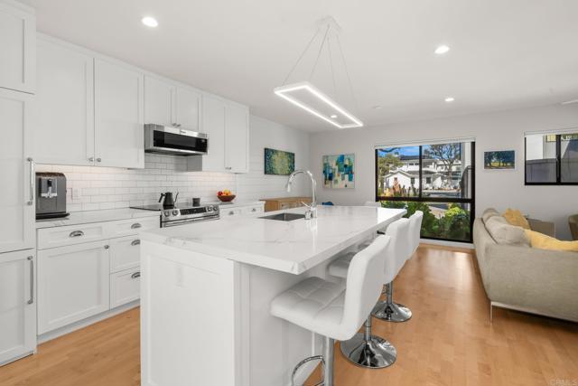 Detail Gallery Image 12 of 51 For 909 Olive Ave, Coronado,  CA 92118 - 2 Beds | 2 Baths