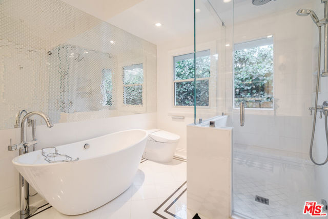 1455 Rising Glen, Los Angeles CA: https://media.crmls.org/mediaz/a3891ac9-ee29-4dfc-832e-71d78cffbfac.jpg