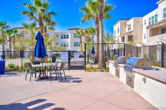 5405 Calle Sand Arch, San Diego CA: https://media.crmls.org/mediaz/a389376b-4819-40af-9960-ffe476b4f7a5.jpg