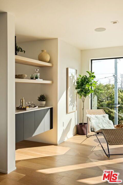 1900 Penmar Avenue, Venice CA: https://media.crmls.org/mediaz/a3894714-2ce3-46b2-b406-f2f60ada96dd.jpg