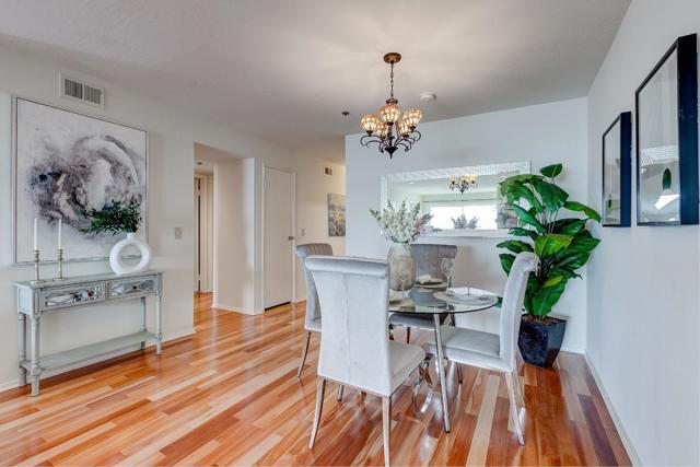 933 Shoreline Drive, Alameda CA: https://media.crmls.org/mediaz/a389d23f-6d8d-49d7-ae39-babaa789c362.jpg
