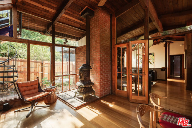 10412 Hebron Lane, Los Angeles CA: https://media.crmls.org/mediaz/a389f527-9d4a-471b-b464-93e7e730f621.jpg