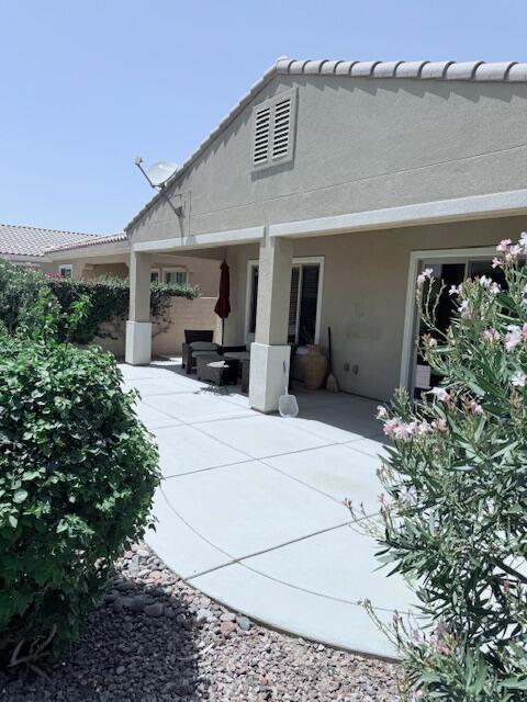 81613 Avendia De Musica, Indio CA: https://media.crmls.org/mediaz/a38ae3e8-47b9-4503-b8df-c3ec25d2ee75.jpg
