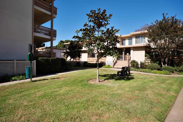 3942 Valeta St, San Diego CA: https://media.crmls.org/mediaz/a38b01e7-d6af-42fe-98a2-5e6fd3bac67a.jpg