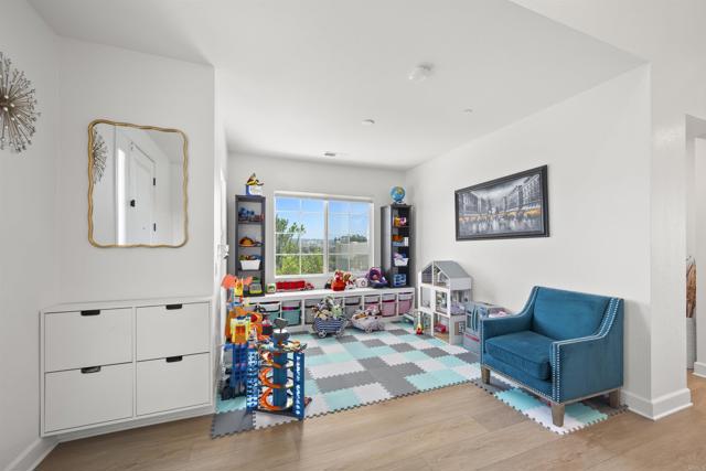 8304 The Grant Place, Bonita CA: https://media.crmls.org/mediaz/a38b0337-50e4-467d-ab35-ed8039fd5c74.jpg