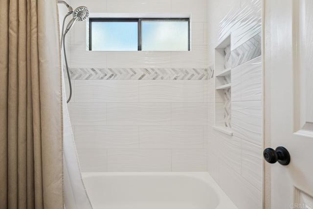 24039 Del Amo Road, Ramona CA: https://media.crmls.org/mediaz/a38b1fe1-6d00-45d6-ba2c-2a80bd856d8d.jpg