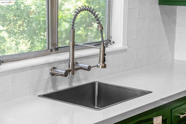 1730 Highland Pl, Berkeley CA: https://media.crmls.org/mediaz/a38b3188-a293-434d-864f-3ae9ed824952.jpg