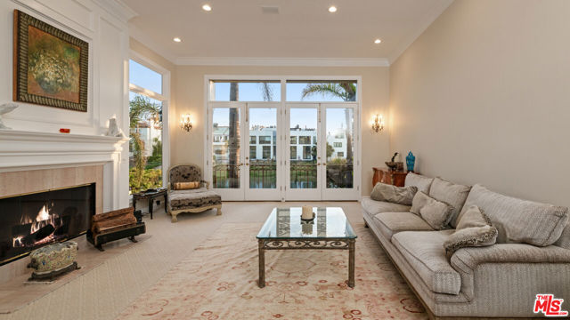 5105 Via Donte, Marina del Rey CA: https://media.crmls.org/mediaz/a38b728d-5cec-4d29-baaf-31dc85a12372.jpg