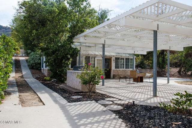 2219 Mapleleaf Avenue, Newbury Park CA: https://media.crmls.org/mediaz/a38bdbc0-9b87-41f8-bae7-dc683a1f8c18.jpg