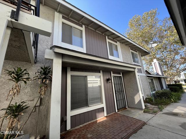 540 Spring Road, Moorpark CA: https://media.crmls.org/mediaz/a38c1dc1-0bfa-40c0-8f0e-157b12bfdd8d.jpg