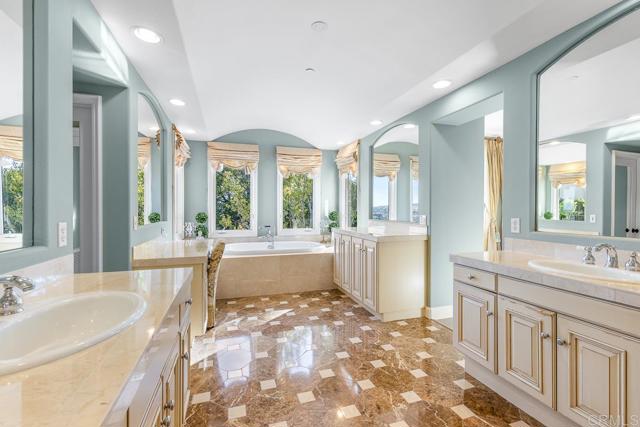 Image 14 of 63 For 7729 Calle Amanacer