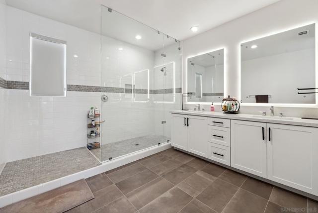8246 Rose Quartz Cir, San Diego CA: https://media.crmls.org/mediaz/a38c7529-46e8-48ab-89da-1022f3931aaf.jpg