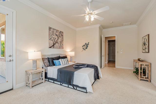 2453 Gardenstone Pl, Manteca CA: https://media.crmls.org/mediaz/a38e33f0-2f25-441e-b7c7-b27af538c8ee.jpg