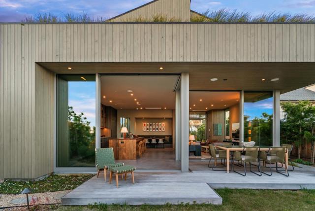 345 Oxford Way, Santa Cruz CA: https://media.crmls.org/mediaz/a38e4c71-be74-438e-9cec-02ebb3e7cfcf.jpg