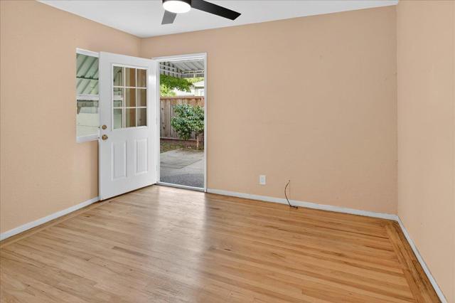 3703 Florence Street, Redwood City CA: https://media.crmls.org/mediaz/a38e720c-ab4c-448c-b1a1-a00430668e5b.jpg