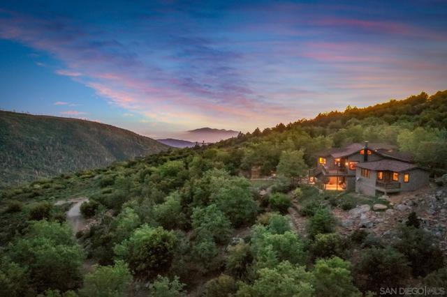 35750 Mountain Circle Drive, Julian CA: https://media.crmls.org/mediaz/a38fa4e2-11eb-442d-867d-5c5eb703f6b8.jpg