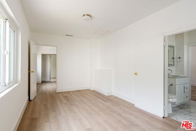 1040 N Crescent Heights Boulevard, Los Angeles CA: https://media.crmls.org/mediaz/a38fc7b3-8e18-40c5-a15d-3b66b2e54d49.jpg