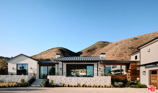 29685 Cuthbert Road, Malibu CA: https://media.crmls.org/mediaz/a38fd1cd-8270-4e33-a167-cd07cf9eb570.jpg