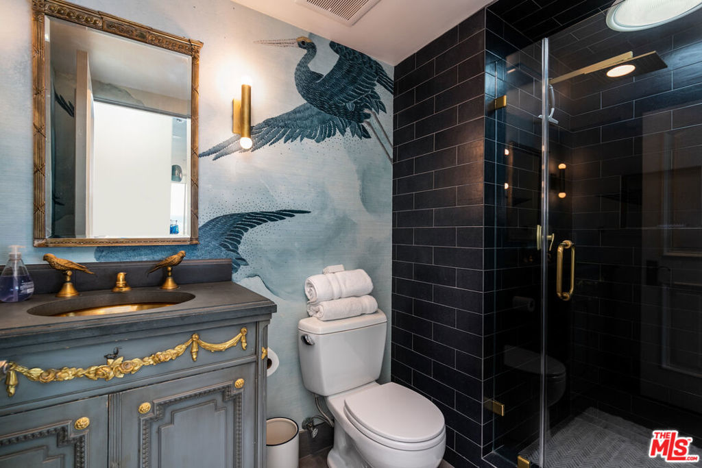 https://media.crmls.org/mediaz/a39074f2-1dc1-4741-847e-30b117e3e6fa.jpg?preset=X-Large