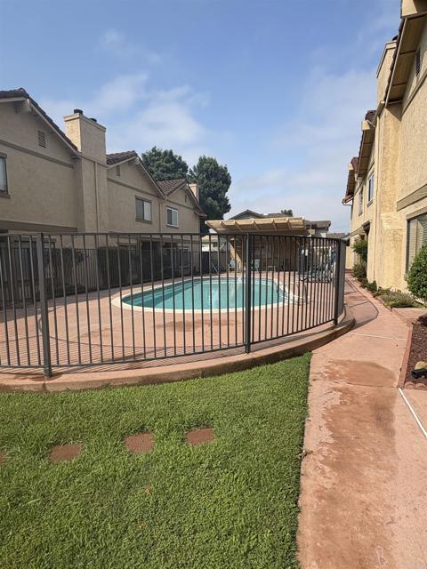 Detail Gallery Image 21 of 24 For 931 Martin Dr #3,  Escondido,  CA 92026 - 2 Beds | 2 Baths