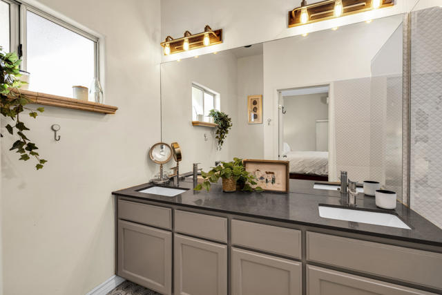 54175 Avenida Madero, La Quinta CA: https://media.crmls.org/mediaz/a390dbf3-39a7-4d6c-adb9-c5664fc09888.jpg