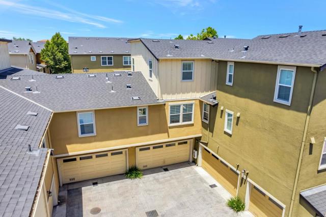 1490 Coyote Creek Way, Milpitas CA: https://media.crmls.org/mediaz/a390f198-fdca-418f-973f-ceec745b2d6e.jpg