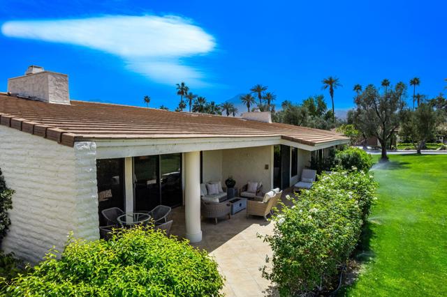 44837 Oro Grande Circle, Indian Wells CA: https://media.crmls.org/mediaz/a392bce1-95d5-44a4-9fa4-c6281e495651.jpg