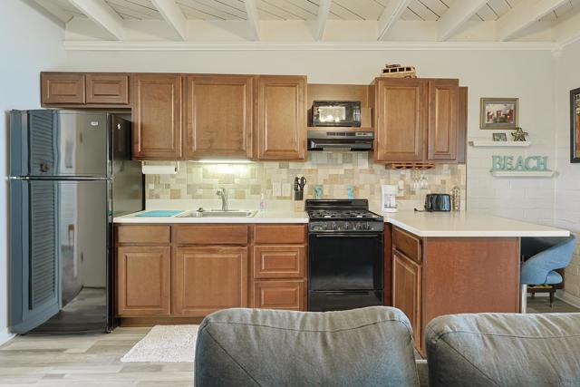 Detail Gallery Image 18 of 42 For 413 J St, Coronado,  CA 92118 - 1 Beds | 1 Baths