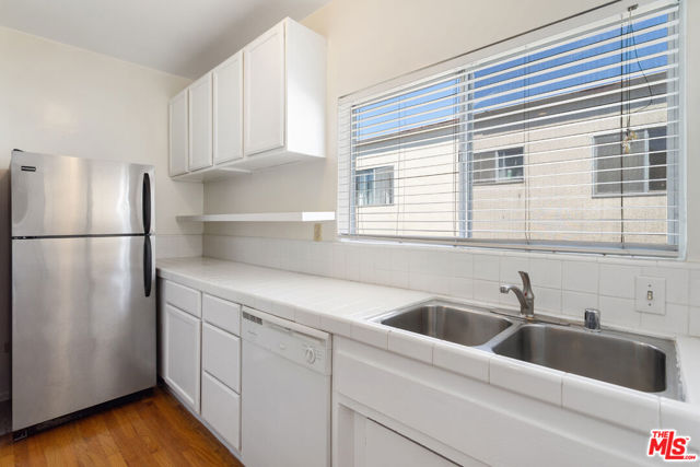11743 Mayfield Avenue, Los Angeles CA: https://media.crmls.org/mediaz/a3931a3a-0cea-4a17-90ca-03183e845482.jpg
