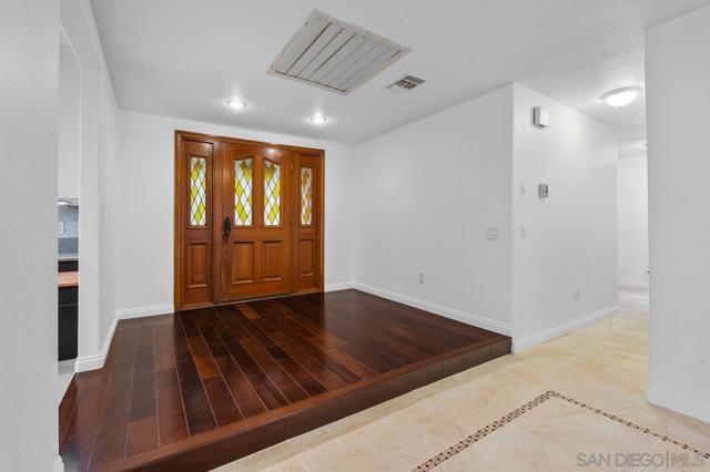 11580 Manzanita Rd, Lakeside CA: https://media.crmls.org/mediaz/a393282b-3abd-4660-b6e6-3c1abae66e6a.jpg