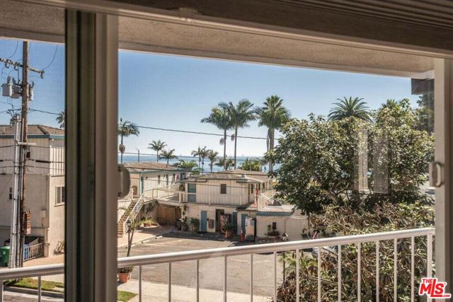 Image 32 of 74 For 440 Corona Del Mar