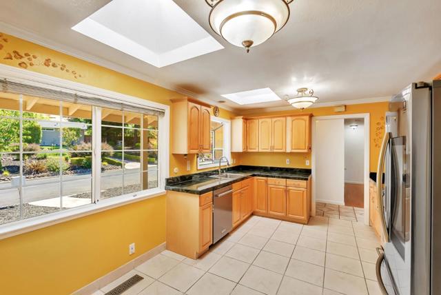17 Muth Drive, Orinda CA: https://media.crmls.org/mediaz/a3935b03-d141-4387-a812-3ca64df1acec.jpg