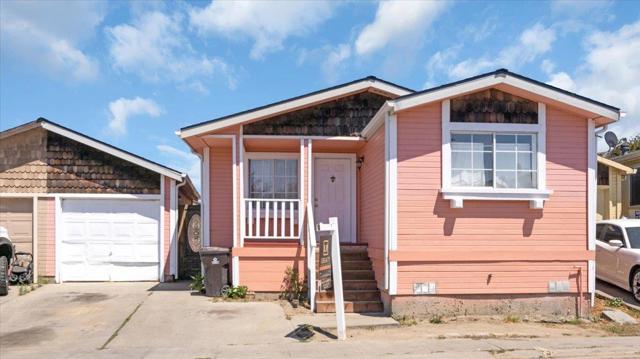 704 Garner Avenue, Salinas CA: https://media.crmls.org/mediaz/a39383a8-648e-4e68-aa6d-513cf76af76f.jpg
