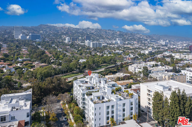 460 Palm Drive, Beverly Hills, California 90210, 2 Bedrooms Bedrooms, ,3 BathroomsBathrooms,Condominium,For Sale,Palm,24401049