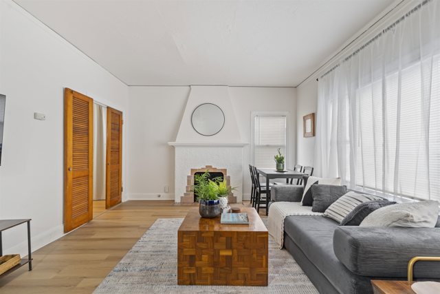 2238 7Th, Berkeley CA: https://media.crmls.org/mediaz/a3943443-83ca-4ea2-8887-17e420fd0c33.jpg