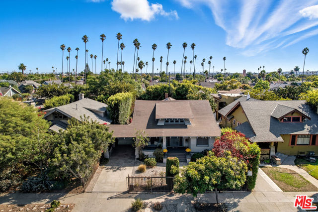 2114 W 28th Street, Los Angeles CA: https://media.crmls.org/mediaz/a394fb33-5abe-46c8-b4db-6c287205c2e2.jpg