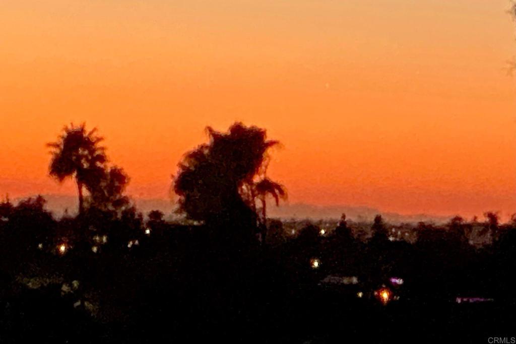 https://media.crmls.org/mediaz/a395714b-62d1-4702-aedd-b445223ec235.jpg?preset=X-Large