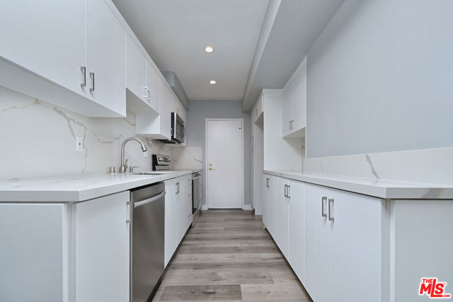 Drew Fenton | 2345 Roscomare Road Los Angeles CA | MLS: 7357472