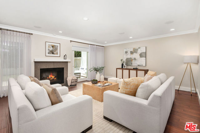 2771 Claray Drive, Los Angeles CA: https://media.crmls.org/mediaz/a3961004-5095-4981-b5cd-a97d78598be1.jpg