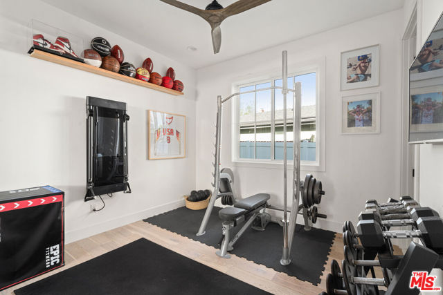 Image 19 of 39 For 11813 Woodbine Avenue