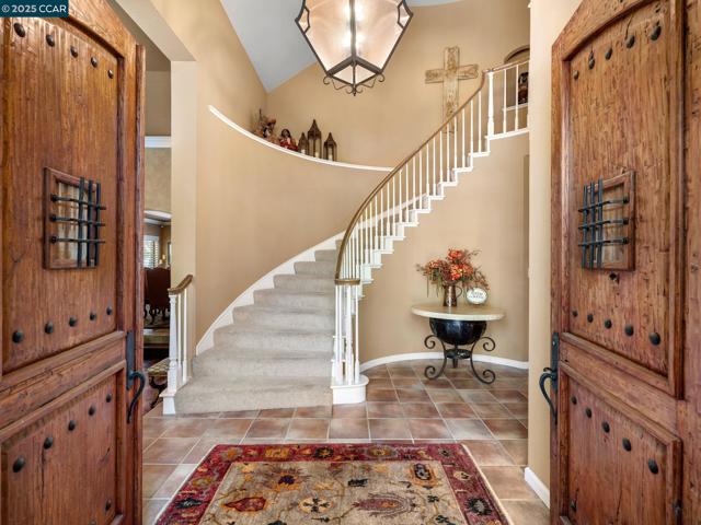 4640 Kingswood Dr, Danville CA: https://media.crmls.org/mediaz/a39671ad-3629-49d6-965d-4bfe72b13c26.jpg