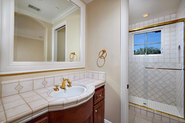 14460 Cheyenne Trl, Poway CA: https://media.crmls.org/mediaz/a396a485-60ca-453d-b803-ee4bbba4bcc1.jpg