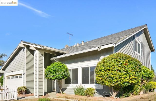 34607 Wells Ave, Fremont CA: https://media.crmls.org/mediaz/a3975711-7c7d-4bd4-b91a-53643cbbc917.jpg