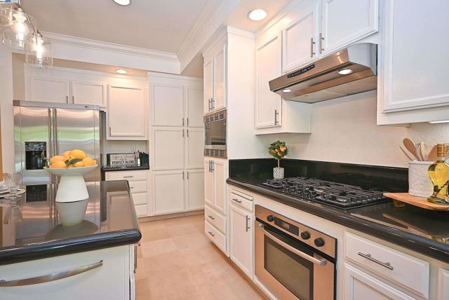 226 Promenade Ln, Danville CA: https://media.crmls.org/mediaz/a397ea3b-f335-448d-a16a-9fc66b237495.jpg
