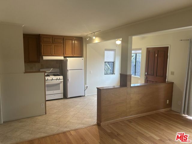 721 Pine Street, Santa Monica CA: https://media.crmls.org/mediaz/a398e47c-edc8-41cd-8942-e8a9532baeb4.jpg